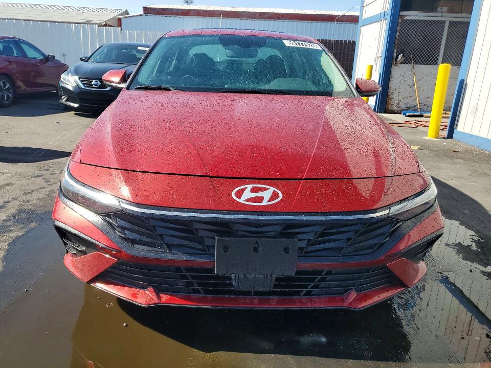 2025 Hyundai Elantra VIN KMHLS4DG9SU888082 COPART salvage auction — MINOR DENT/SCRATCHES, NV - CERTIFICATE OF TITLE, sold $13,600 on 2026-07-23 (photo 5)