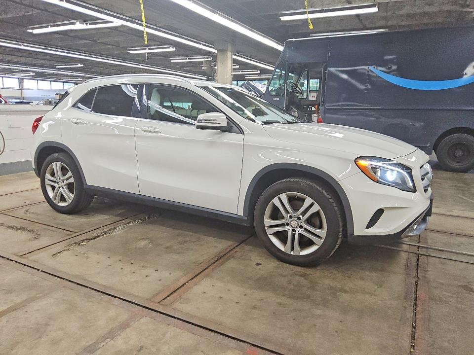 2017 Mercedes-benz Gla-klasse VIN WDCTG4GB5HJ351638 COPART salvage auction — MINOR DENT/SCRATCHES, Il - Certificate Of Title, sold $1,800 on 2026-07-08 (photo 4)