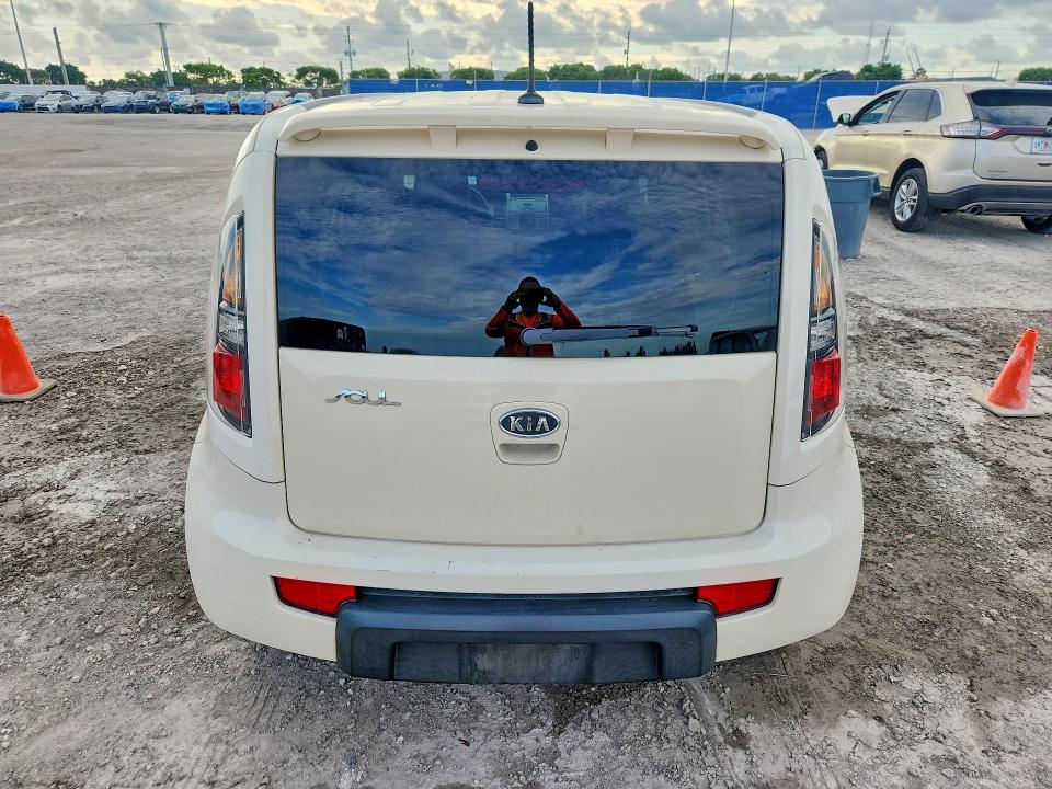 2011 Kia Soul VIN KNDJT2A26B7718072 COPART salvage auction — FRONT END, FL - CERT OF TITLE SLVG REBUILDABLE, sold $1,400 on 2026-07-27 (photo 6)