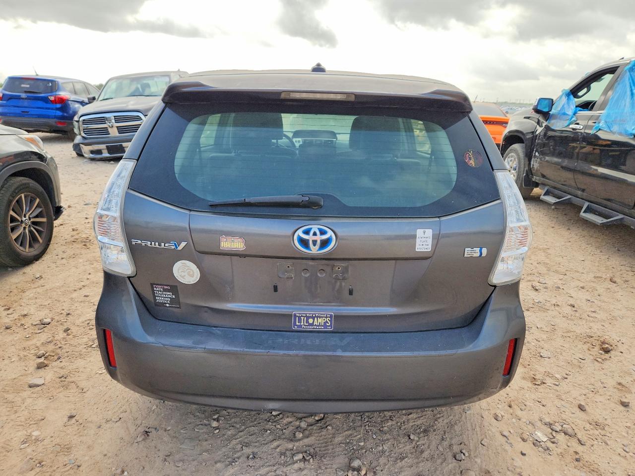 2012 Toyota Prius V VIN JTDZN3EUXC3042779 COPART salvage auction — Front End, PA - CERT OF TITLE, sold $1,200 on 2026-07-02 (photo 6)