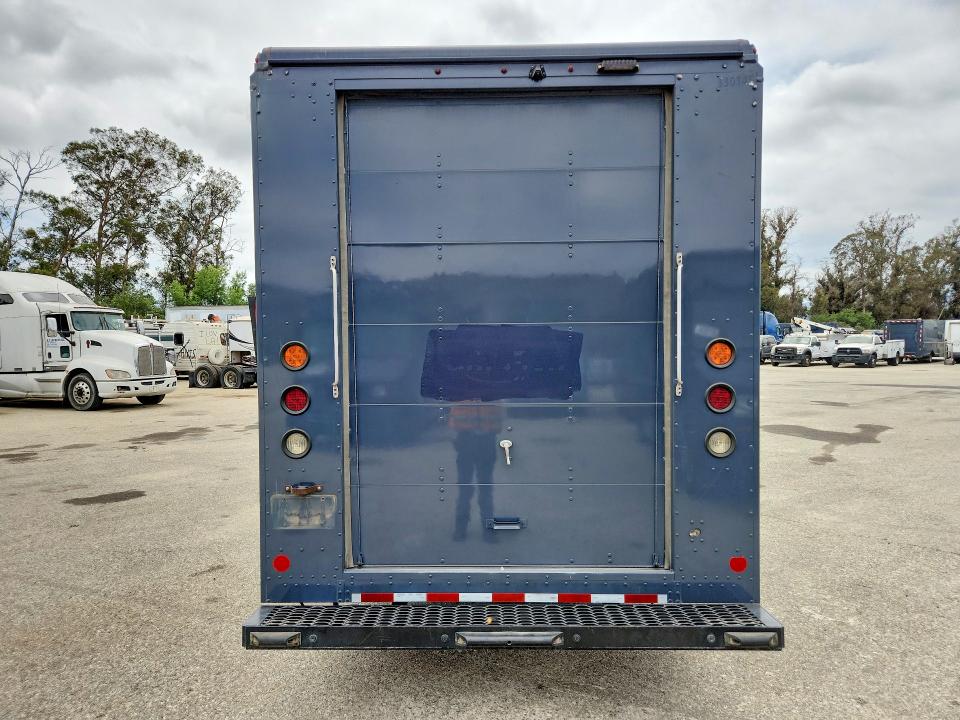 2021 Ford F59 VIN 1F65F5KN0M0A01846 COPART salvage auction — MINOR DENT/SCRATCHES, Ca - Dis/Dlr/Exp Only Clean Title, sold $17,000 on 2026-07-07 (photo 6)