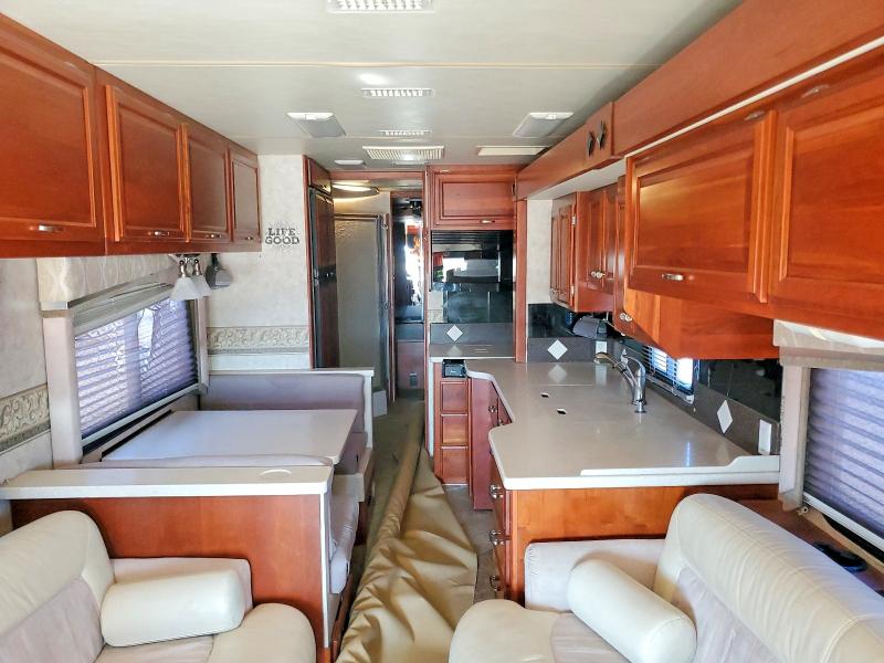 2005 Frht VIN 4UZAAHDC75CN82023 COPART salvage auction — SIDE, AZ - CERT OF TITLE - SALVAGE, sold $10,700 on 2026-09-10 (photo 6)