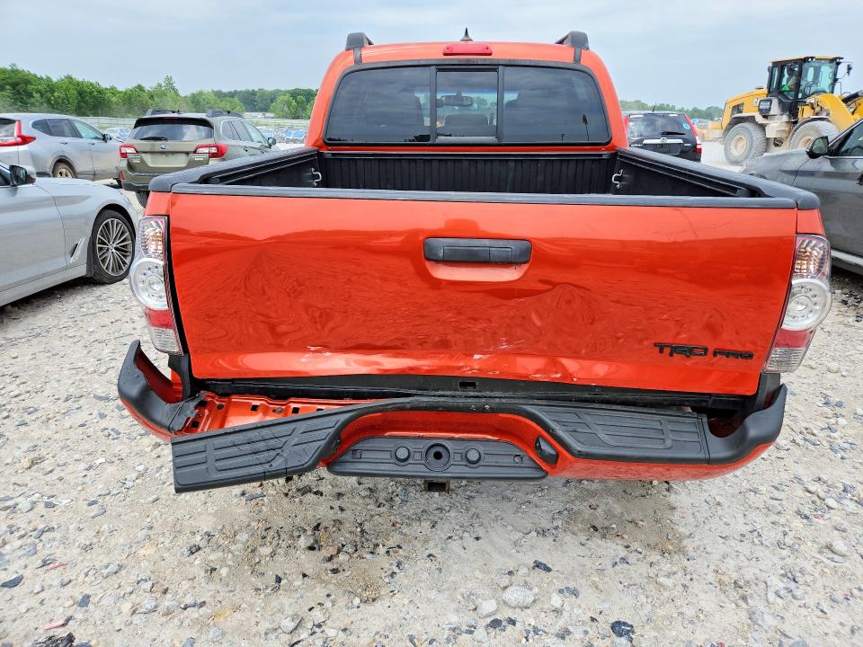 2015 Toyota Tacoma VIN 5TFLU4EN0FX133032 COPART salvage auction — REAR END, Mi - Certificate Of Title, sold $18,900 on 2026-07-09 (photo 6)