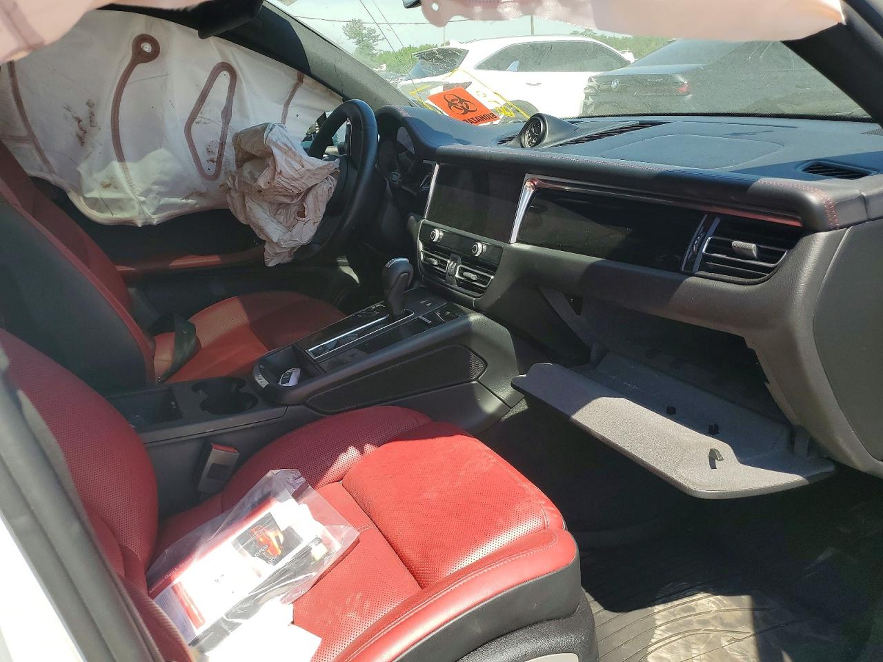 2022 Porsche Macan VIN WP1AA2A53NLB10746 COPART salvage auction — Side, NJ - CERT OF TITLE-SALVAGE, sold $14,000 on 2026-07-02 (photo 8)