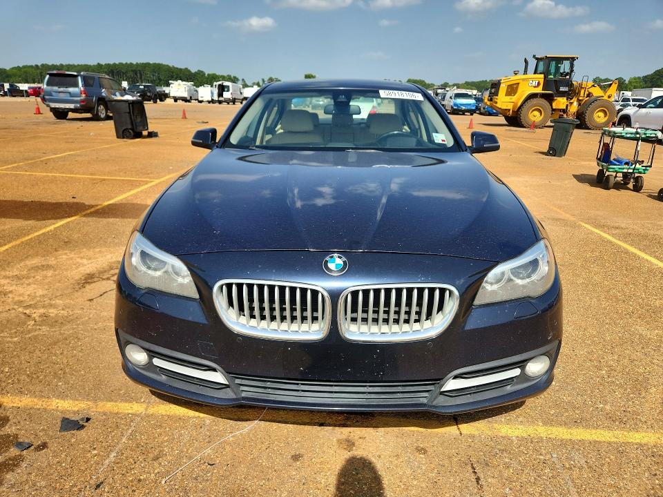 2015 BMW 5er VIN WBAKP9C50FD980005 COPART salvage auction — WATER/FLOOD, TX - SALVAGE TITLE-FLOOD DAMAGE (P), sold $550 on 2026-07-27 (photo 5)
