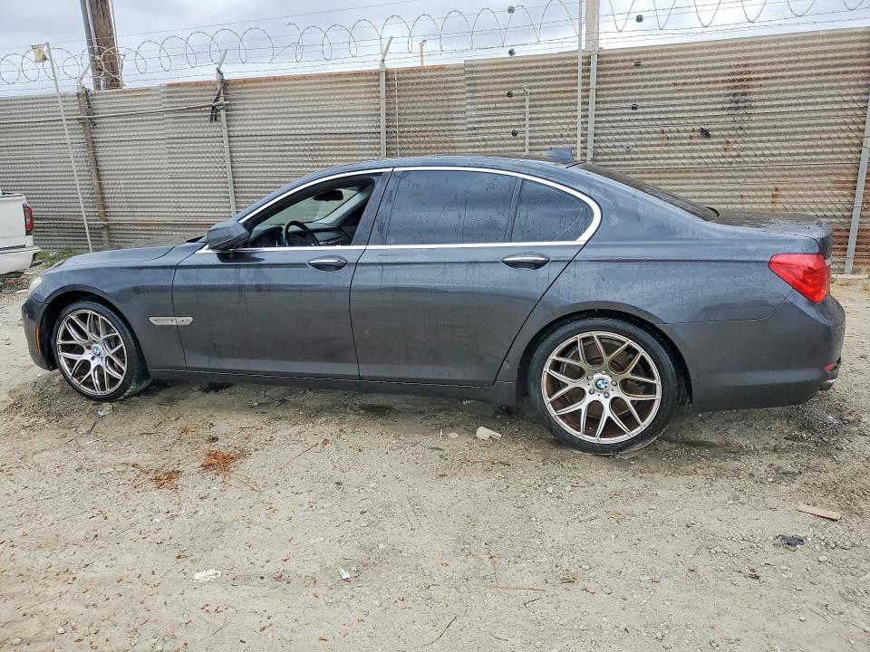2011 BMW 7 series VIN WBAKC6C54BC394238 COPART salvage auction — MINOR DENT/SCRATCHES, Ca - Dis/Dlr/Exp App For Dup Clean, sold $475 on 2026-07-20 (photo 2)