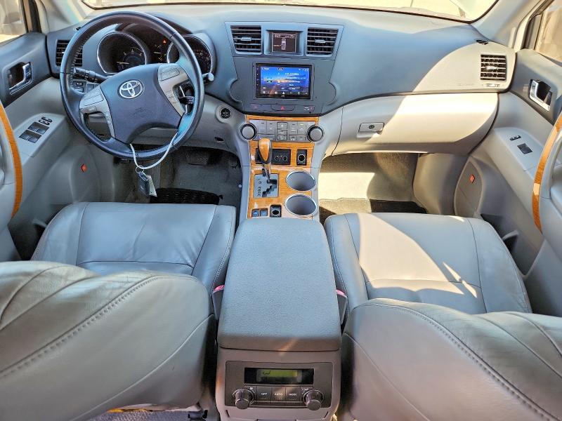 2008 Toyota Highlander VIN JTEEW44A482004448 COPART salvage auction — FRONT END, Il - Salvage Certificate, sold $1,850 on 2026-07-16 (photo 8)