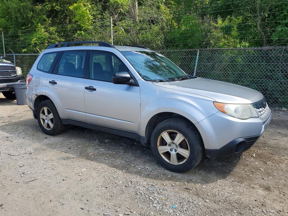 2013 Subaru Forester VIN JF2SHABC9DH440001 COPART salvage auction — MINOR DENT/SCRATCHES, Oh - Certificate Of Title, sold $400 on 2026-07-29 (photo 4)
