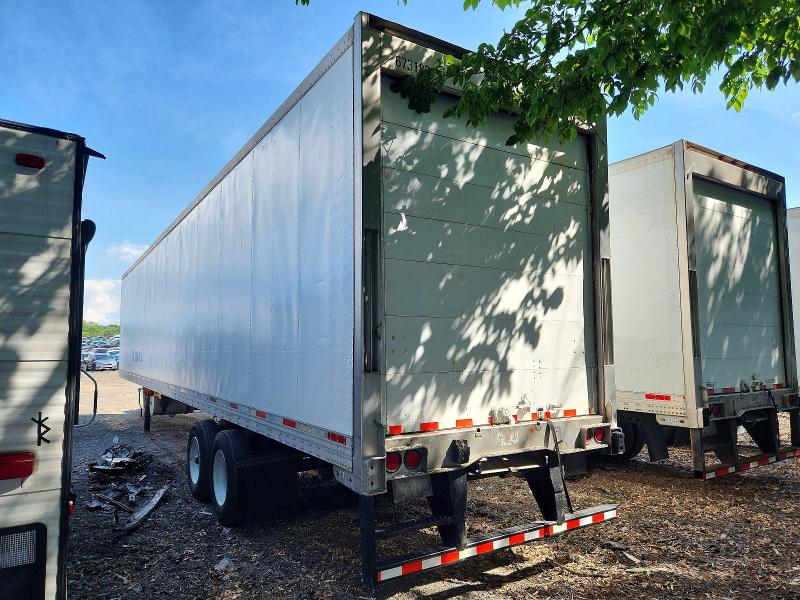 2017 Utility Vs2ra VIN 1UYVS248XH6071504 COPART salvage auction — NORMAL WEAR, FL - CERTIFICATE OF TITLE, sold $4,200 on 2026-10-06 (photo 3)
