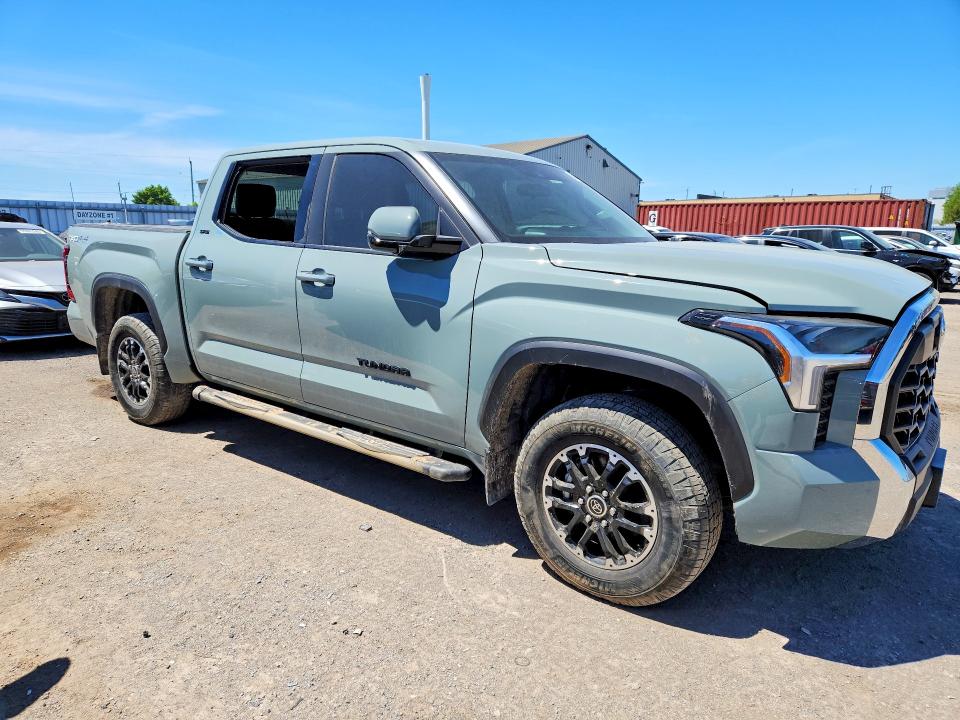 2024 Toyota Tundra VIN 5TFLA5DB6RX237339 COPART salvage auction — VANDALISM, On - Permit No Brand - Unfit, sold $21,450 on 2026-07-28 (photo 4)