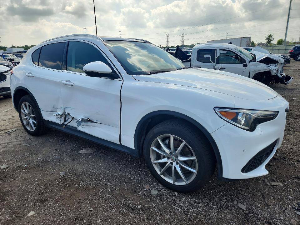 2018 Alfa romeo Stelvio VIN ZASFAKBN3J7B84443 COPART salvage auction — SIDE, MI - CERTIFICATE OF TITLE, sold $700 on 2026-07-21 (photo 4)