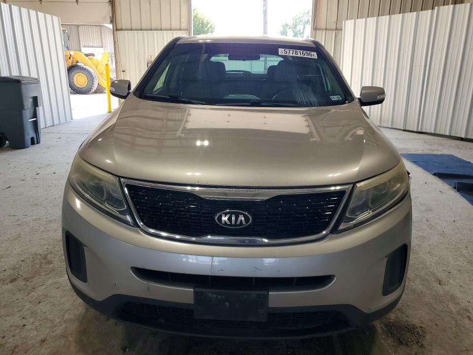 2015 Kia Sorento VIN 5XYKT3A61FG621447 COPART salvage auction — WATER/FLOOD, Tx - Salvage Title-Flood Damage, sold $1,050 on 2026-07-07 (photo 5)