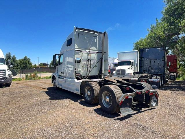2014 Volvo Vnl VIN 4V4NC9EH4EN167427 COPART salvage auction — MECHANICAL, Co - Dlr/Dis/Exp-Ct Others-Ca Acq (P), sold $1,600 on 2026-07-20 (photo 3)