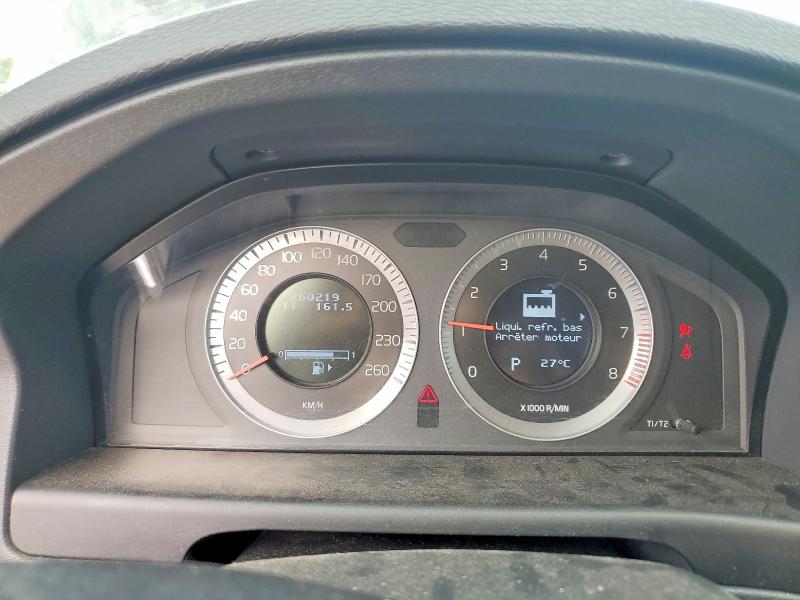2010 Volvo Xc70 VIN YV4982BZ2A1075492 COPART salvage auction — Burn Engine, On - Permit No Brand - Unfit, sold $300 on 2026-07-23 (photo 9)