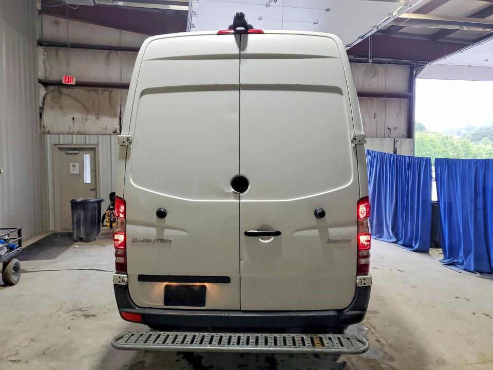 2017 Mercedes-benz Sprinter VIN WD3PE7CD9HP577257 COPART salvage auction — FRONT END, Ky - Certificate Of Title, sold $1,850 on 2026-07-27 (photo 6)