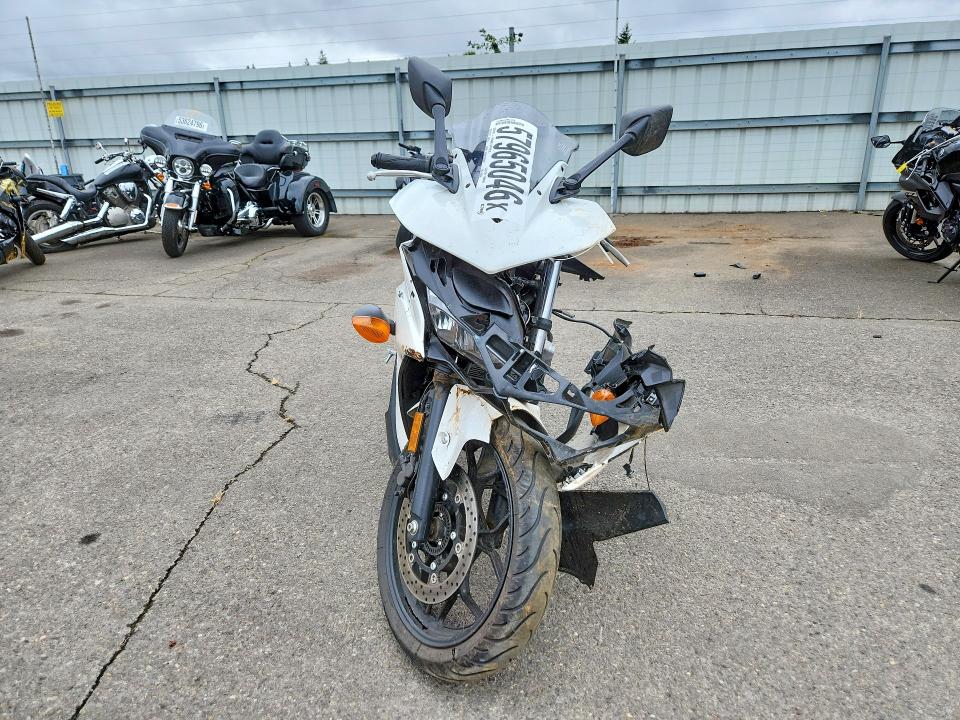 2017 Yamaha VIN MH3RH15Y9HK002304 COPART salvage auction — FRONT END, Or - Salvage Title Certificate, sold $475 on 2026-08-20 (photo 2)