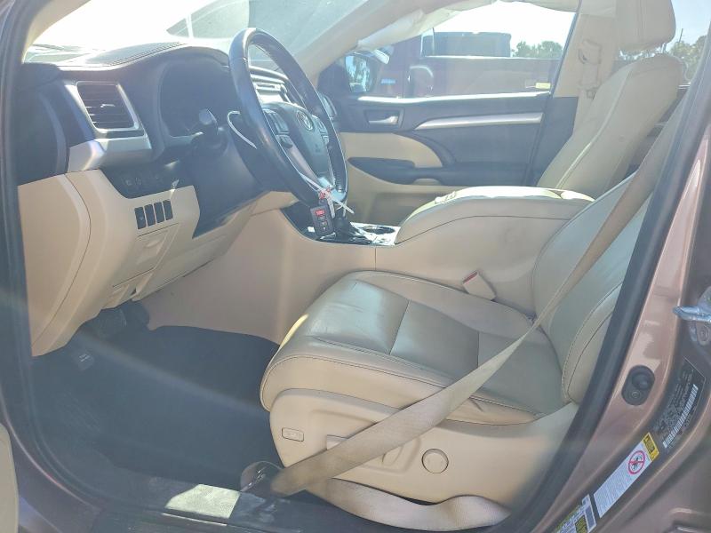 2019 Toyota VIN 5TDKZRFH1KS312604 COPART salvage auction — FRONT END, Fl - Certificate Of Destruction, sold $6,800 on 2026-07-14 (photo 7)