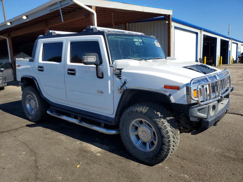 2006 Hummer H2 VIN 5GRGN22U16H111712 COPART salvage auction — REAR END, Co - Public - Salvage Title, sold $3,850 on 2026-07-09 (photo 4)