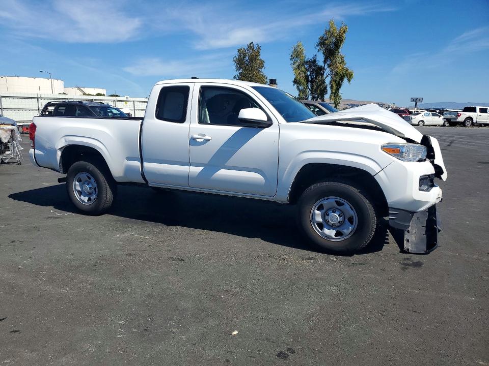 2017 Toyota Tacoma VIN 5TFRX5GN3HX098851 COPART salvage auction — FRONT END, Ca - Salvage Certificate, sold $5,700 on 2026-07-06 (photo 4)