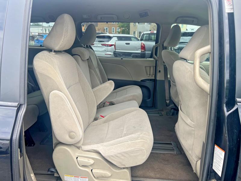2018 Toyota Sienna VIN 5TDKZ3DC7JS903233 COPART salvage auction — MINOR DENT/SCRATCHES, Wv - Certificate Of Title (P), sold $6,300 on 2026-07-15 (photo 6)