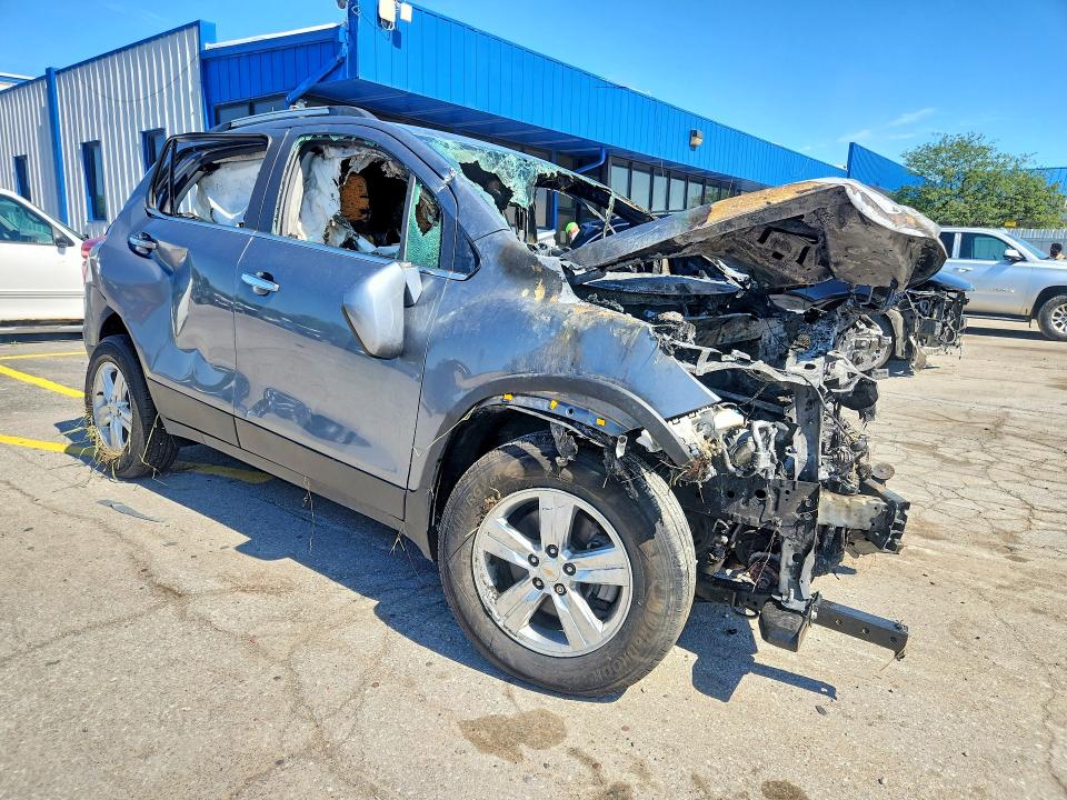 2019 Chevrolet Trax VIN KL7CJPSB8KB809977 COPART salvage auction — BURN, In - Bill Of Sale - Parts Only, sold $250 on 2026-07-06 (photo 4)