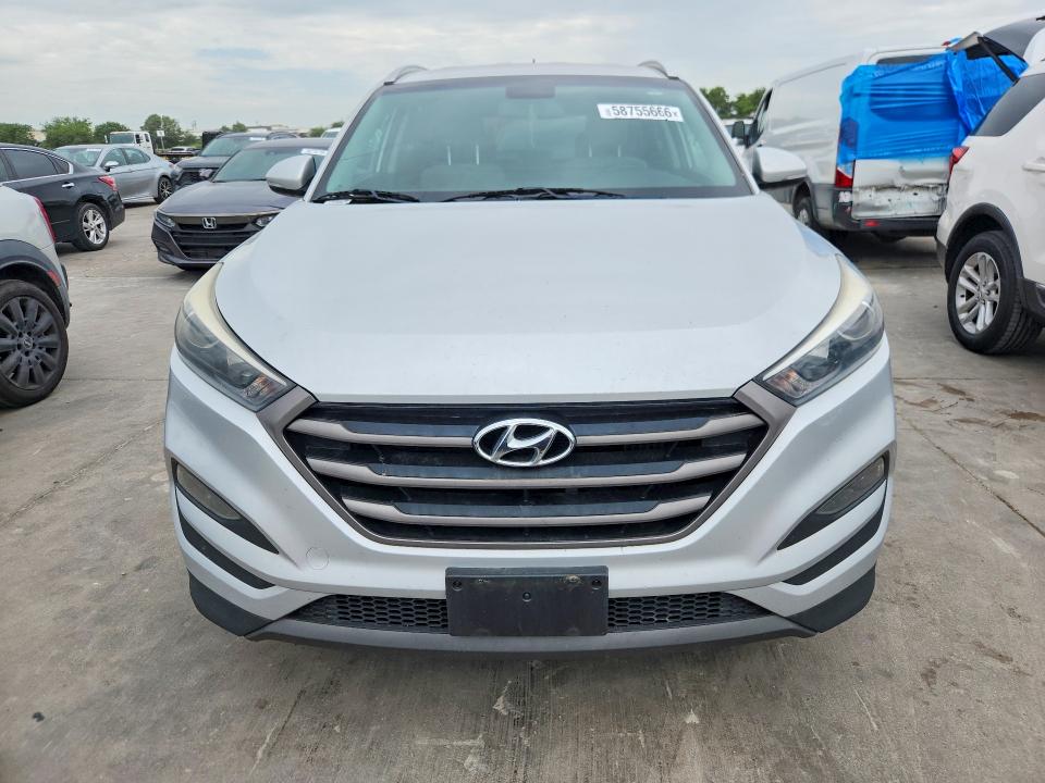 2016 Hyundai VIN KM8J33A22GU149523 COPART salvage auction — NORMAL WEAR, Tx - Certificate Of Title, sold $4,250 on 2026-07-13 (photo 5)