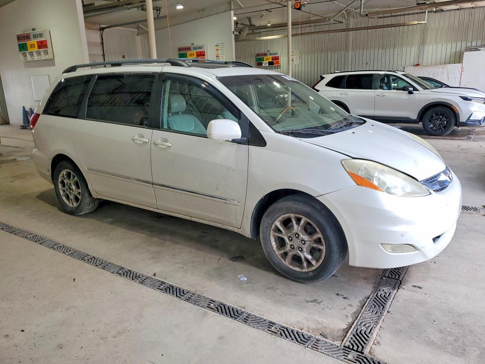 2006 Toyota Sienna VIN 5TDBA22CX6S061810 COPART salvage auction — MECHANICAL, PA - CERT OF TITLE, sold $1,400 on 2026-07-02 (photo 4)