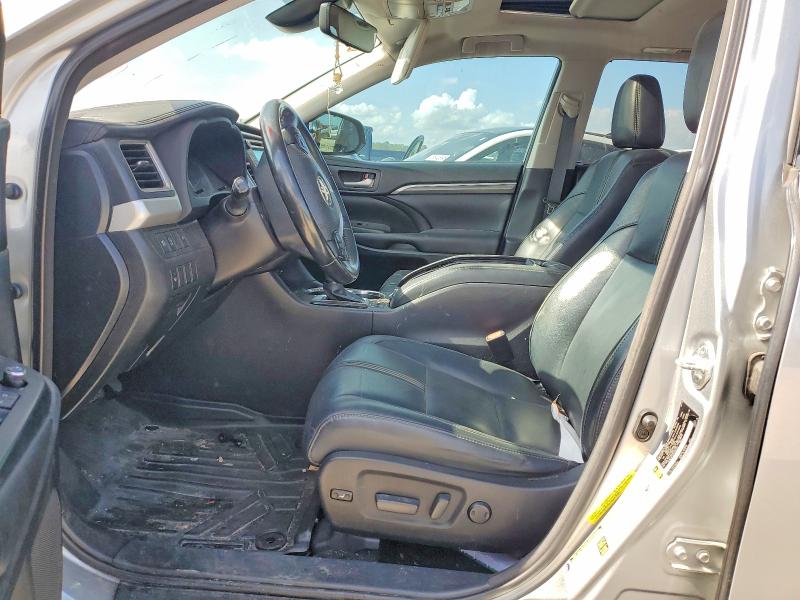 2017 Toyota VIN 5TDKZRFH3HS520492 COPART salvage auction — REAR END, TX - SALVAGE VEHICLE TITLE, sold $150 on 2026-07-24 (photo 7)