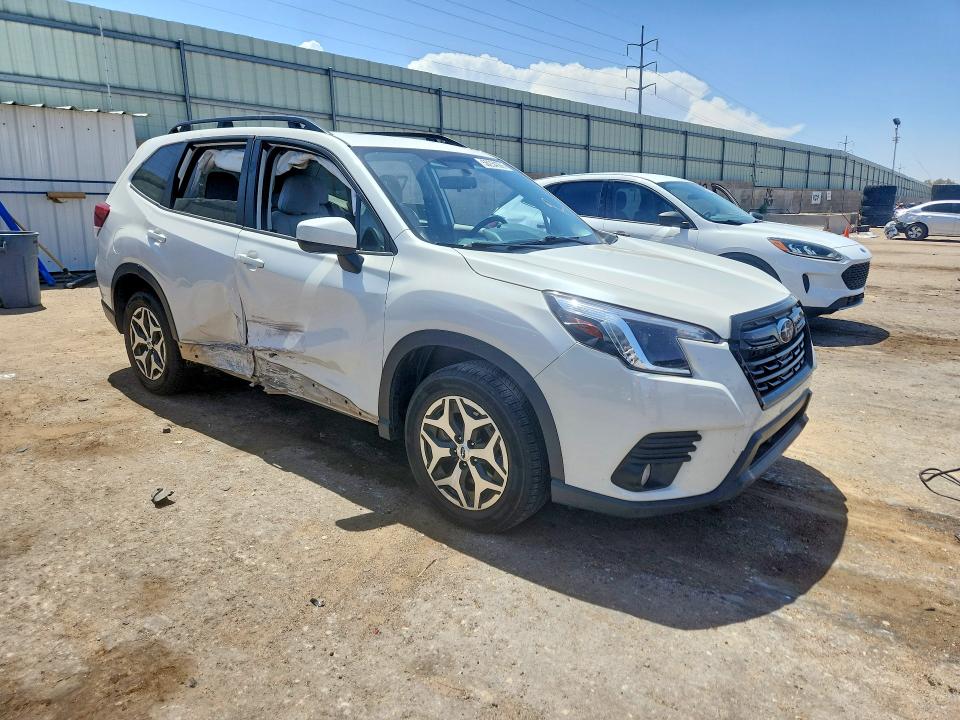 2022 Subaru Forester VIN JF2SKADC7NH444743 COPART salvage auction — SIDE, Nm - Cert Of Title-Salvage, sold $5,600 on 2026-07-27 (photo 4)