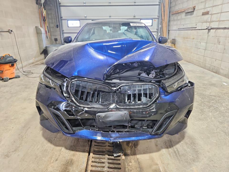 2026 BMW 5 series VIN WBA13FK00TCW71521 COPART salvage auction — FRONT END, MN - CERT OF TITLE-SALVAGE, sold $32,750 on 2026-08-11 (photo 5)