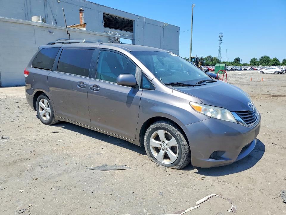 2011 Toyota Sienna VIN 5TDKK3DC8BS048676 COPART salvage auction — REAR END, VA - CERTIFICATE OF TITLE, sold $1,900 on 2026-07-29 (photo 4)