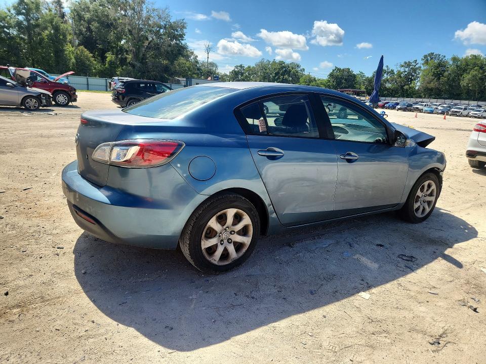 2011 Mazda 3 VIN JM1BL1UFXB1466343 COPART salvage auction — FRONT END, Fl - Cert Of Title Slvg Rebuildable, sold $350 on 2026-07-07 (photo 3)