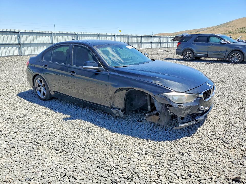 2013 BMW VIN WBA3B5G59DNS04114 COPART salvage auction — SIDE, Nv - Salvage Title, sold $700 on 2026-07-30 (photo 4)