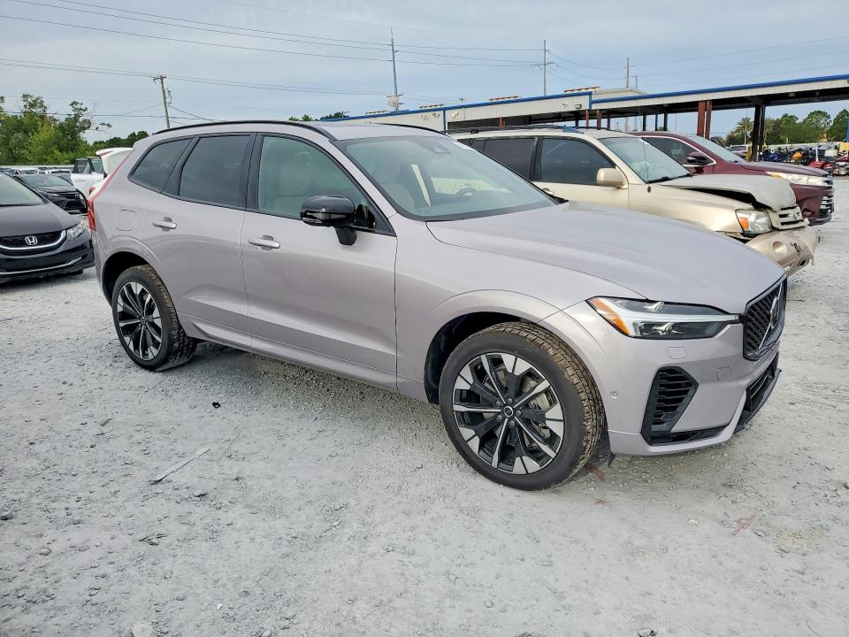 2026 Volvo Xc60 VIN YV4H60RC2T1440733 COPART salvage auction — SIDE, Fl - Cert Of Title Slvg Rebuildable, sold $20,000 on 2026-07-24 (photo 4)