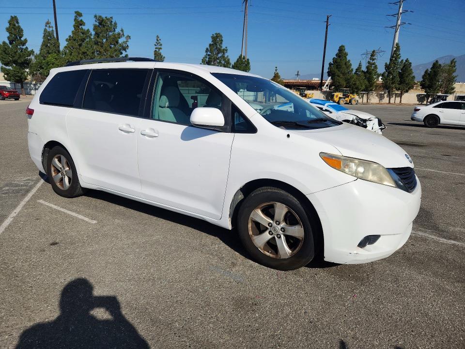 2013 Toyota VIN 5TDKK3DC0DS342981 COPART salvage auction — REAR END, CA - SALVAGE CERTIFICATE, sold $850 on 2026-07-23 (photo 4)