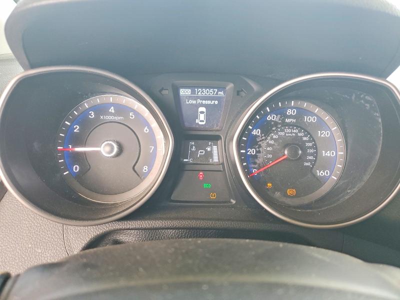 2017 Hyundai Elantra VIN KMHD35LH0HU372106 COPART salvage auction — SIDE, Tx - Salvage Vehicle Title, sold $975 on 2026-07-06 (photo 9)