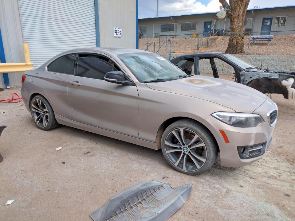 2015 BMW 2er VIN WBA1F5C52FV256818 COPART salvage auction — MINOR DENT/SCRATCHES, Nm - Certificate Of Title, sold $2,250 on 2026-07-27 (photo 4)