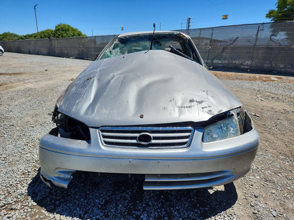 2001 Toyota Camry VIN JT2BG22K010550632 COPART salvage auction — ROLLOVER, Ca - Salvage Certificate, sold $125 on 2026-07-21 (photo 5)