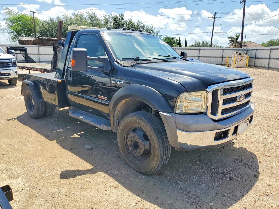 2005 Ford F-450 super duty VIN 1FDXF46P15EB33381 COPART salvage auction — MINOR DENT/SCRATCHES, Tx - Certificate Of Title (P), sold $19,500 on 2026-08-01 (photo 4)