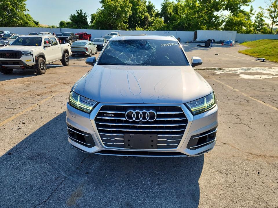 2018 Audi VIN WA1VAAF70JD050396 COPART salvage auction — MINOR DENT/SCRATCHES, Mo - Salvage Certificate Of Title, sold $8,000 on 2026-07-28 (photo 5)