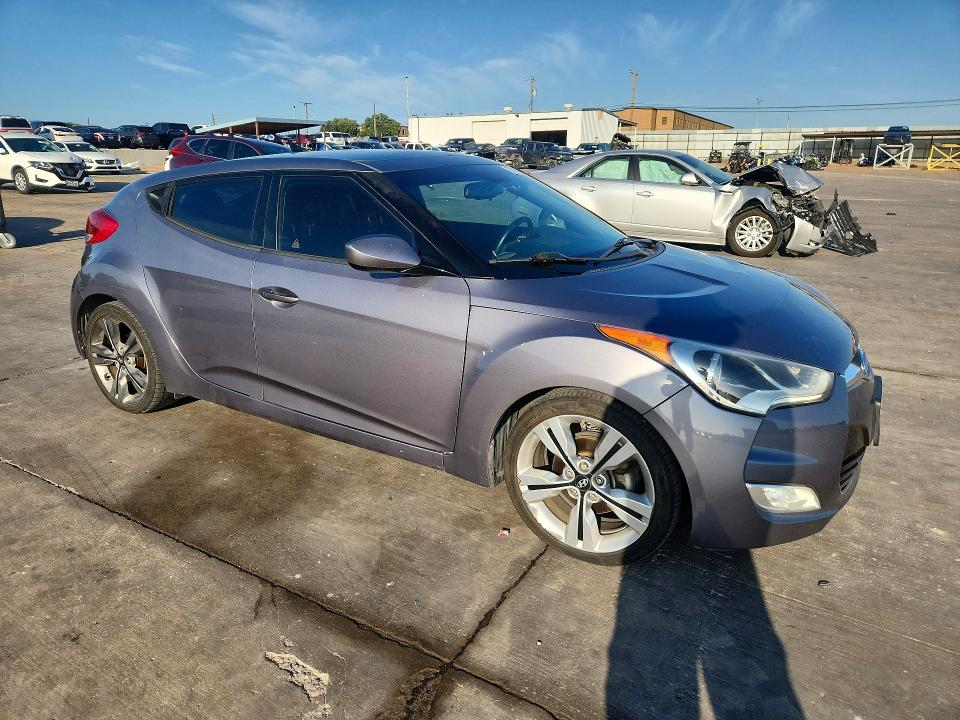 2017 Hyundai Veloster VIN KMHTC6AD1HU314443 COPART salvage auction — SIDE, Tx - Salvage Vehicle Title, sold $1,400 on 2026-07-23 (photo 4)