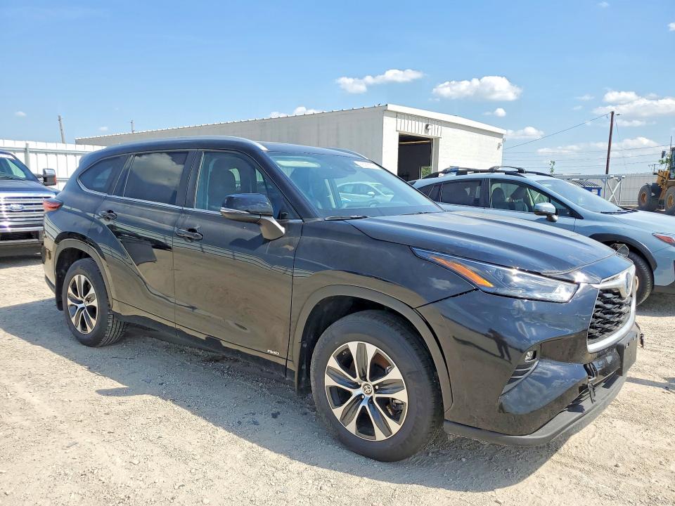 2023 Toyota Highlander VIN 5TDKBRCH0PS585789 COPART salvage auction — FRONT END, Ia - Cert Of Title-Salvage Title, sold $16,000 on 2026-07-15 (photo 4)