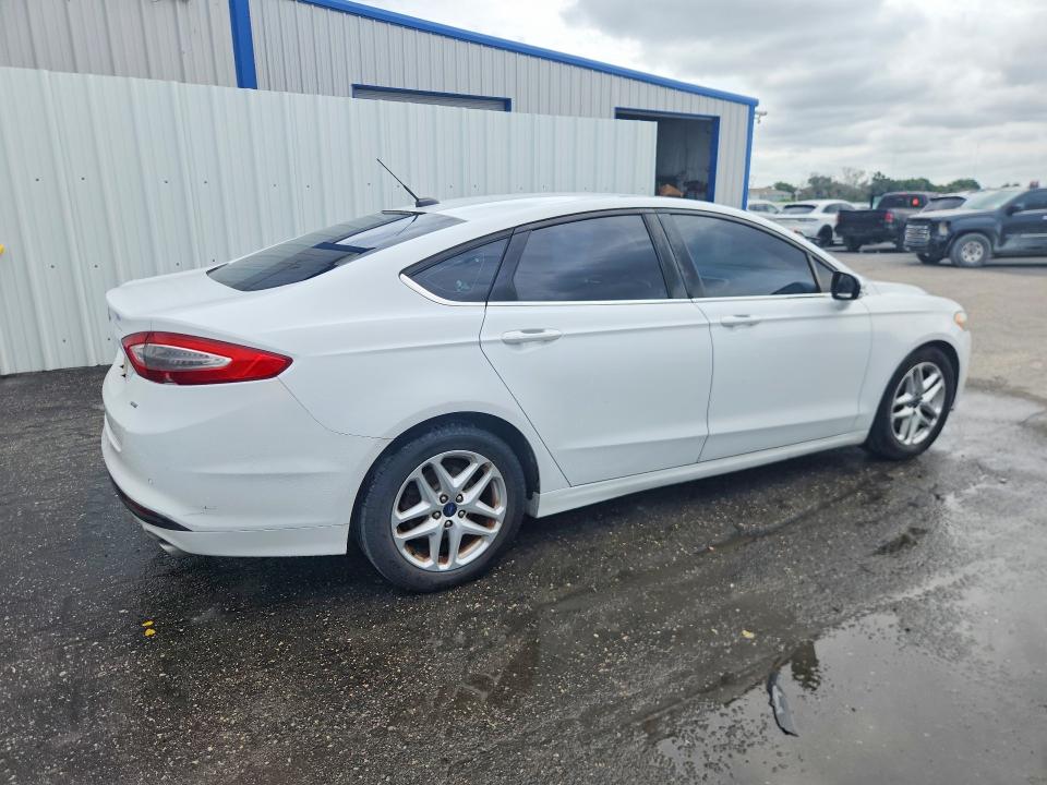2016 Ford Fusion VIN 3FA6P0H72GR298199 COPART salvage auction — MINOR DENT/SCRATCHES, Fl - Certificate Of Title, sold $375 on 2026-07-09 (photo 3)