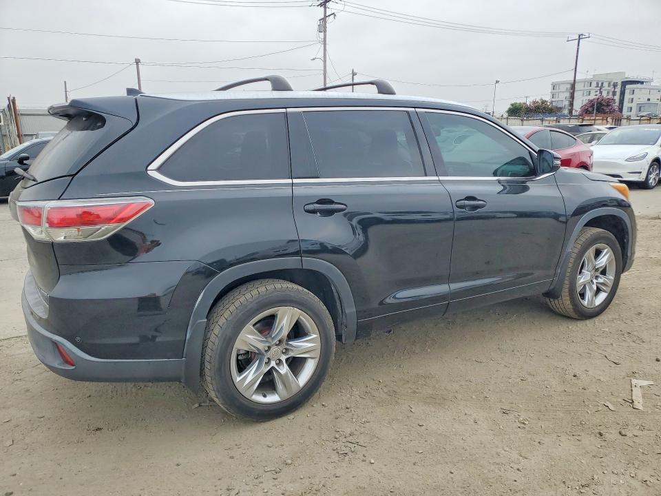 2015 Toyota Highlander VIN 5TDDKRFH0FS145543 COPART salvage auction — MINOR DENT/SCRATCHES, CA - DIS/DLR/EXP ONLY CLEAN TITLE, sold $8,100 on 2026-07-13 (photo 3)