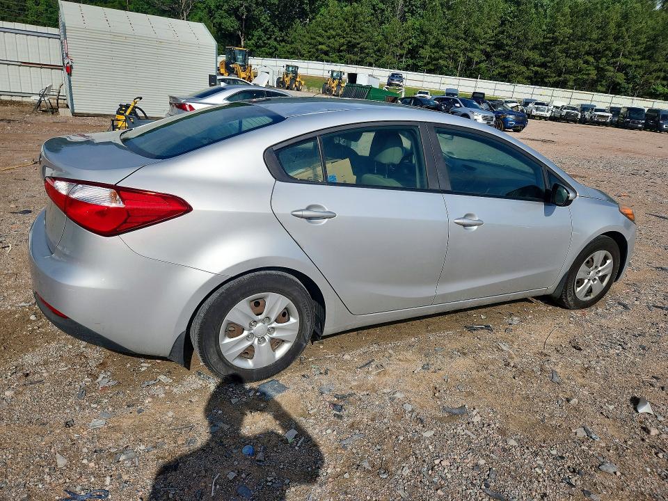 2016 Kia VIN KNAFK4A6XG5615342 COPART salvage auction — FRONT END, Va - Cert Of Title - Salvage, sold $425 on 2026-07-06 (photo 3)