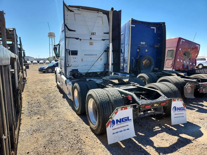 2016 Volvo VIN 4V4NC9EH7GN934710 COPART salvage auction — MECHANICAL, Az - Certificate Of Title, sold $6,000 on 2026-07-19 (photo 3)