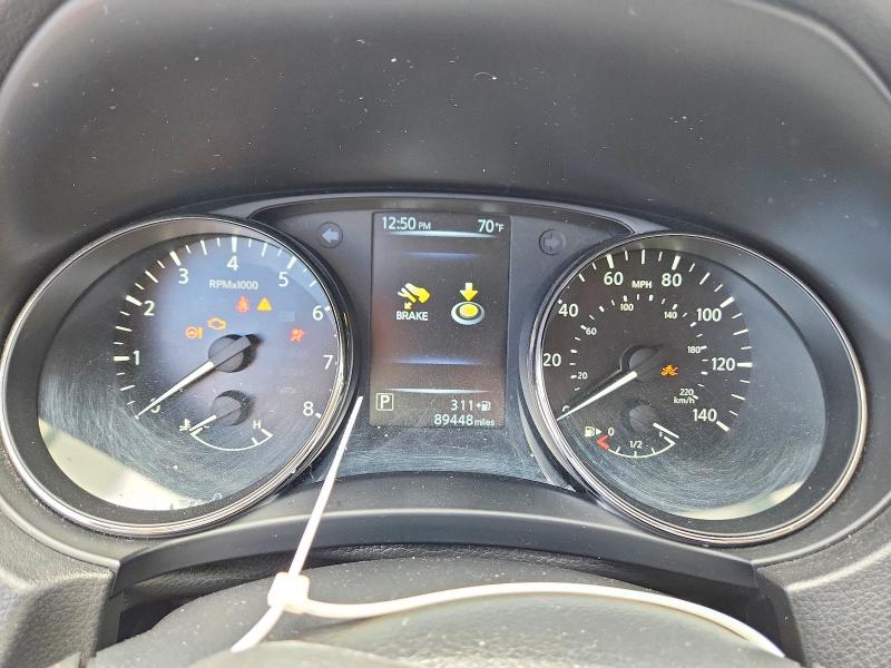 2017 Nissan Rogue VIN JN8AT2MV9HW280401 COPART salvage auction — ROLLOVER, Il - Salvage Certificate, sold $200 on 2026-07-20 (photo 9)