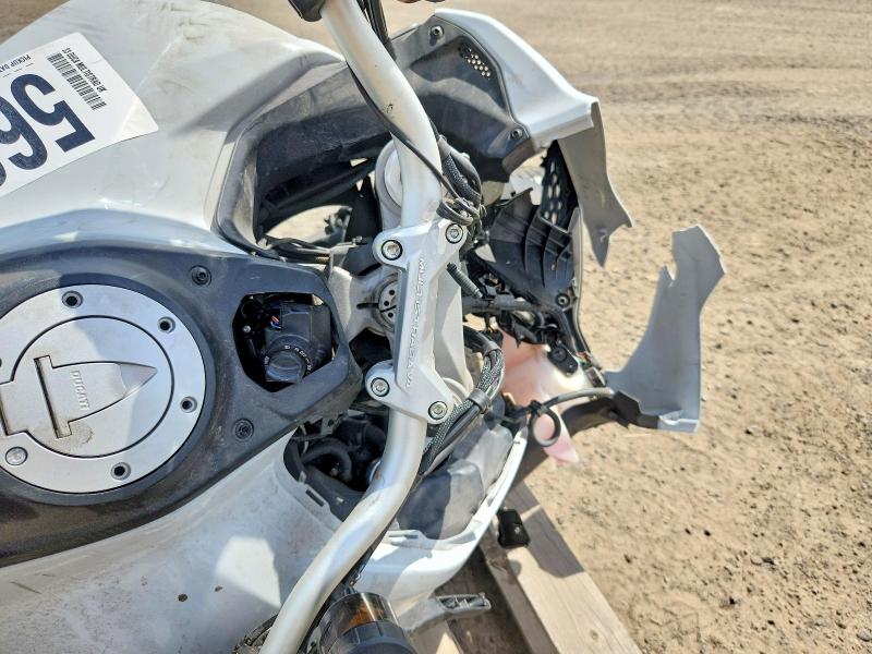 2023 Ducati Multistrada VIN ZDMAALVW8PB015364 COPART salvage auction — FRONT END, Qc - Irrecuperable, sold $4,100 on 2026-08-18 (photo 7)