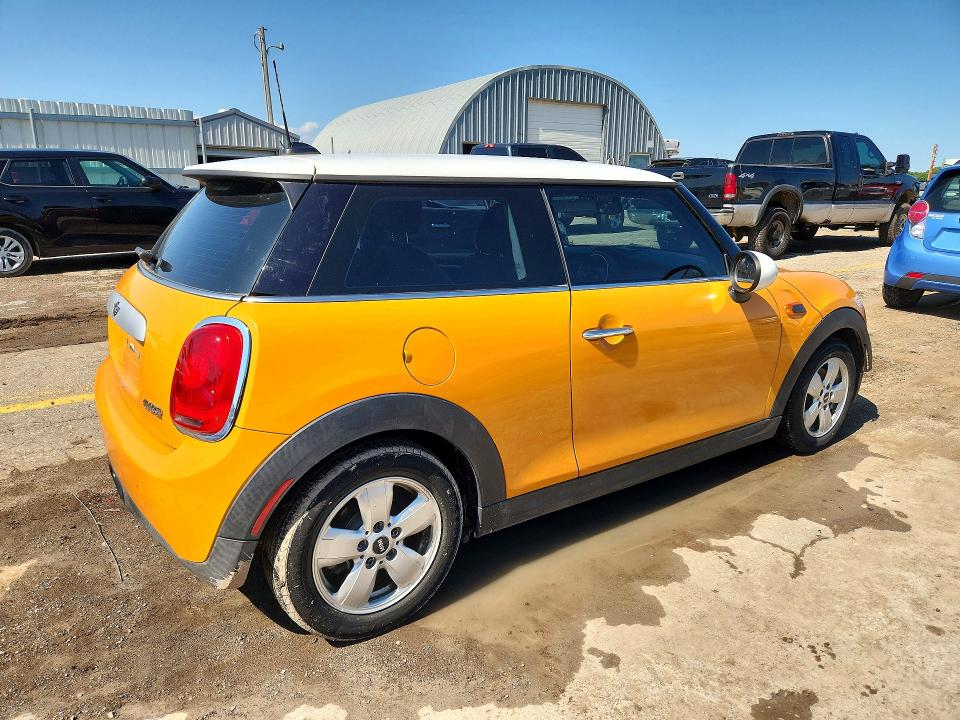 2014 Mini Cooper VIN WMWXM5C50ET932600 COPART salvage auction — HAIL, Ks - Cert Of Title-Salvage, sold $3,700 on 2026-07-15 (photo 3)