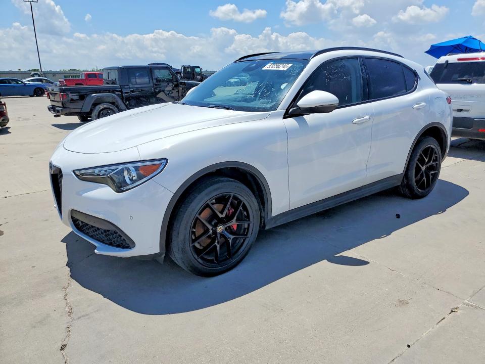 2019 Alfa romeo Stelvio VIN ZASPAKAN4K7C51350 — COPART salvage auction photo